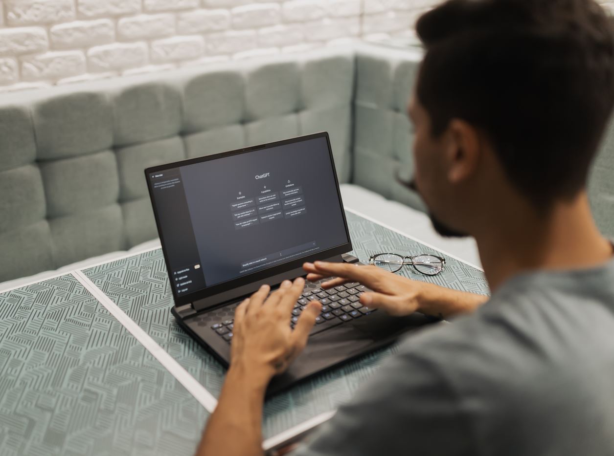 Analisi-dellInterazione-con-ChatGPT Come funziona ChatGPT e cos'è l'intelligenza artificiale?