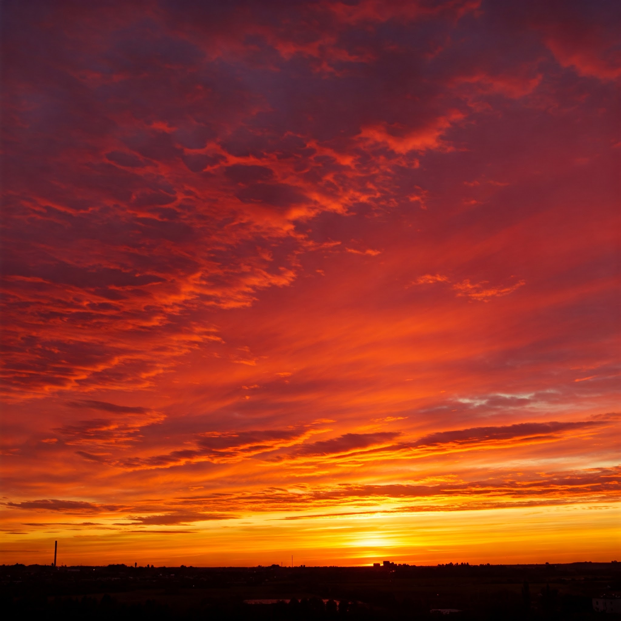 cielo rosso al tramonto